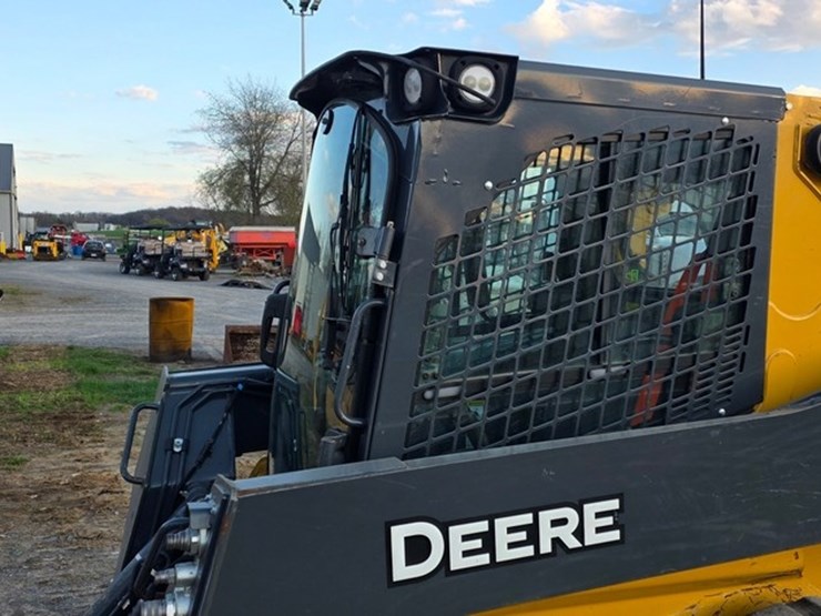 2021-deere-325g-image-33