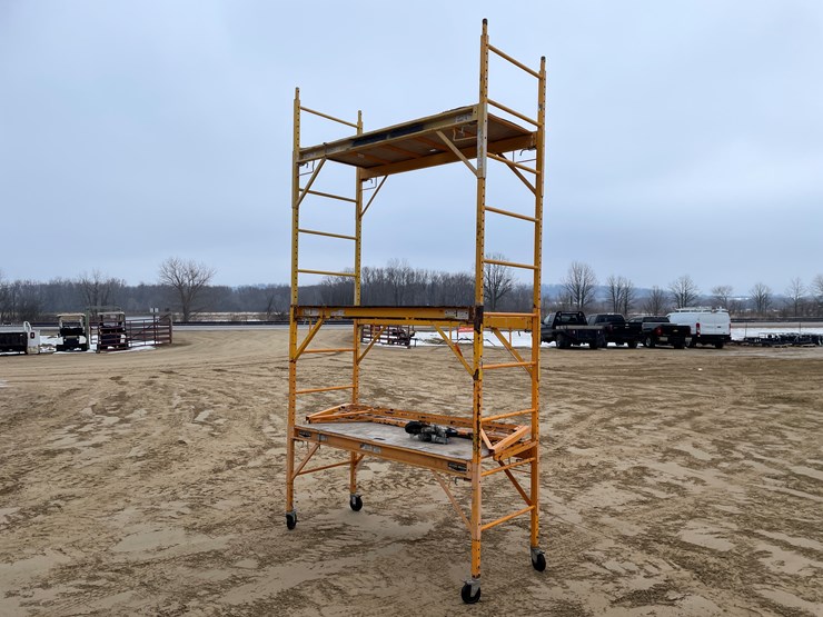 #3948-•-(2)-rolling-bil-jax-scaffolding-image-3