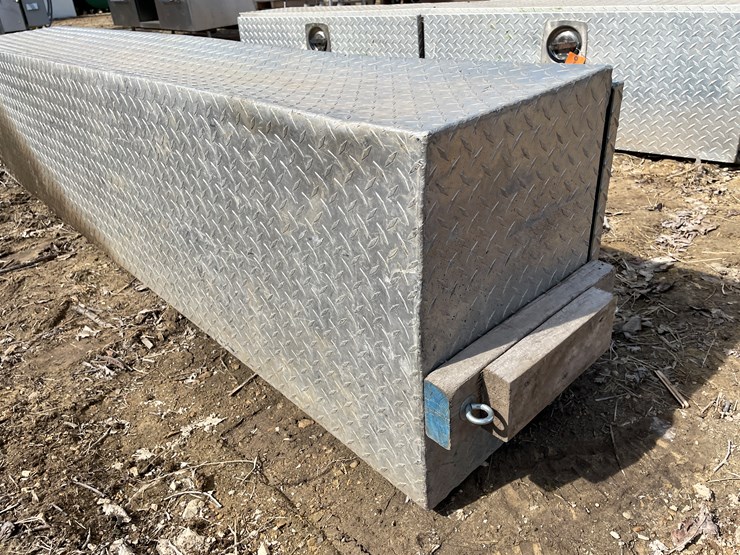 #3971-•-(2)-aluminum-truck-tool-box's-image-28