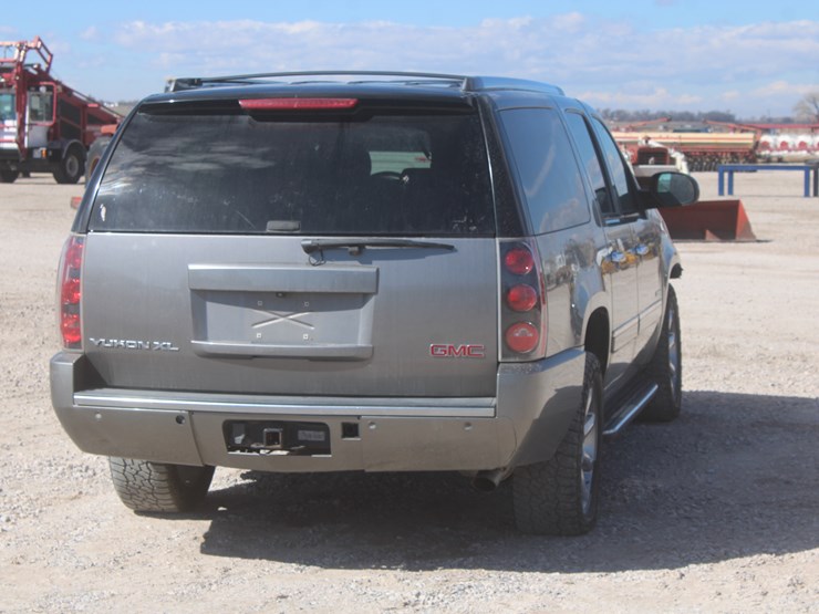 2012-gmc-yukon-image-5