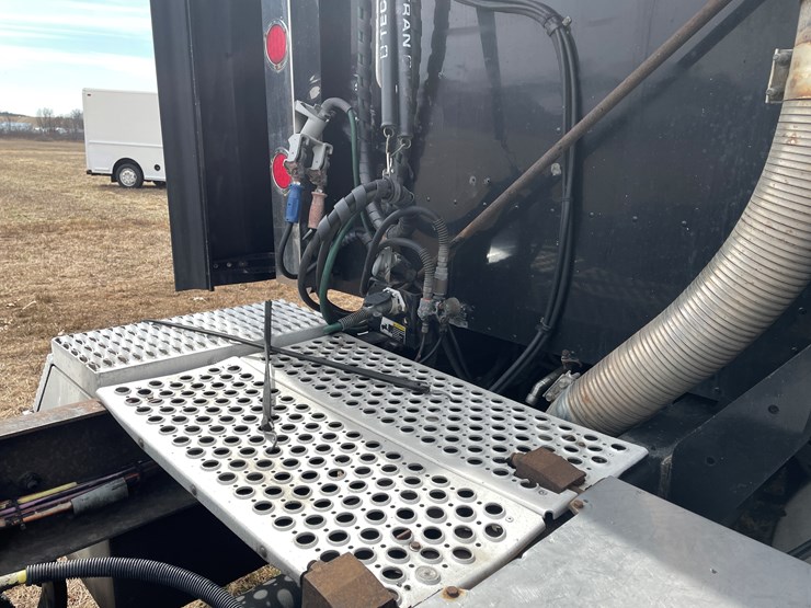 2006-caterpillar-c15-image-28