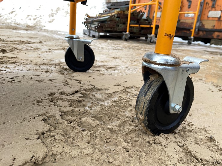 #3949-•-(2)-rolling-metal-carts-image-7