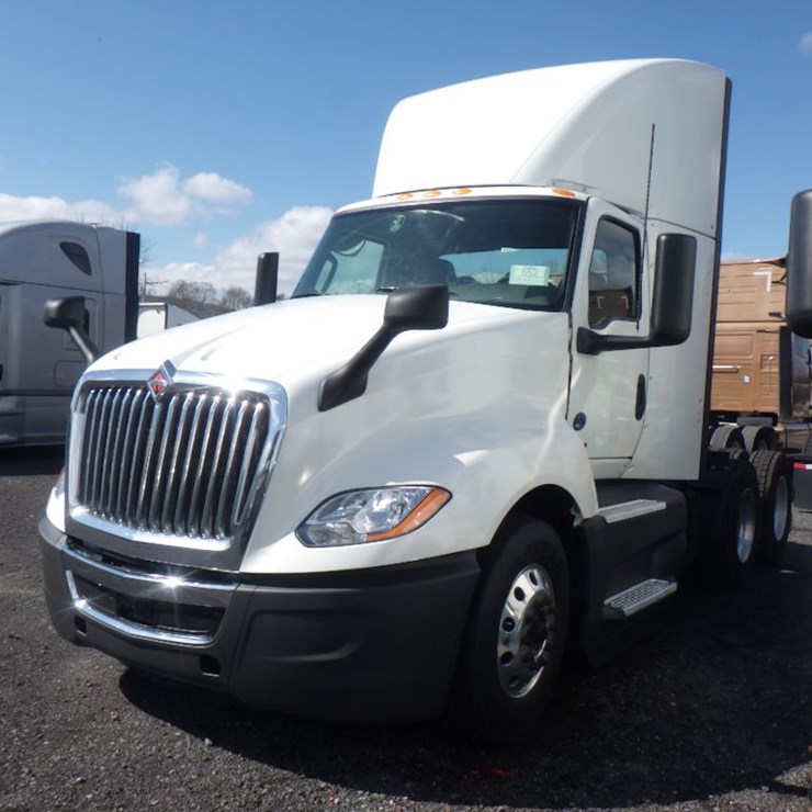 2021 INTERNATIONAL LT