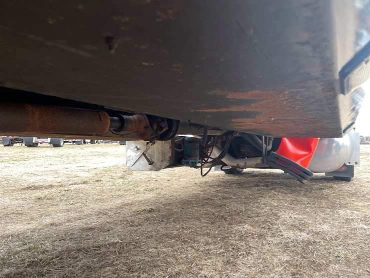 1989-peterbilt-379-image-57