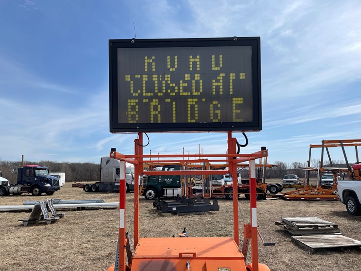 #205-•-1999-american-electronic-sign-trailer-image-8