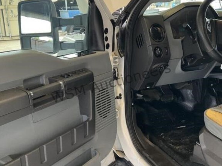 2016-ford-f550-image-25