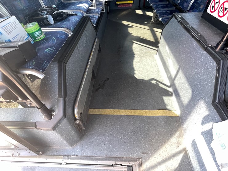 #166-•-2007-gillig-passenger-bus-(has-wi-title)-image-51