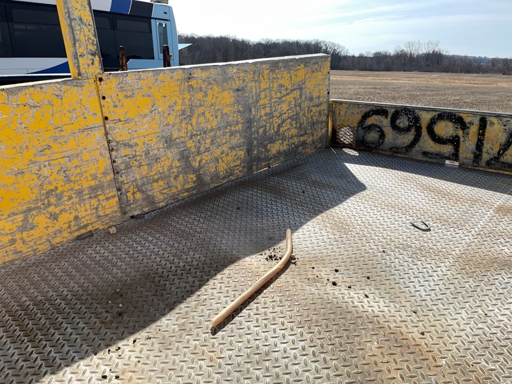 #203-•-sauber-single-axle-utility-trailer-(no-title)-image-18