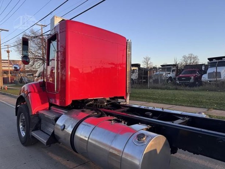 2014-kenworth-t470-image-8