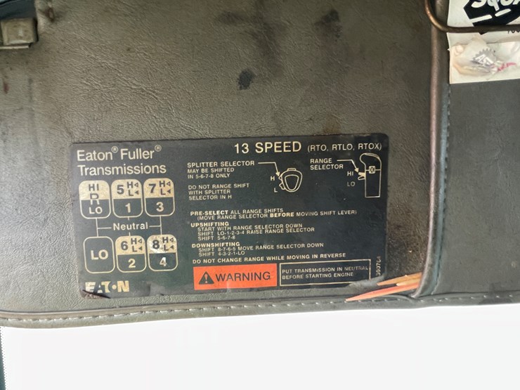 #128-•-2003-western-star-sleeper-cab-semi-tractor-(has-wi-title)-(non-runner)-image-79