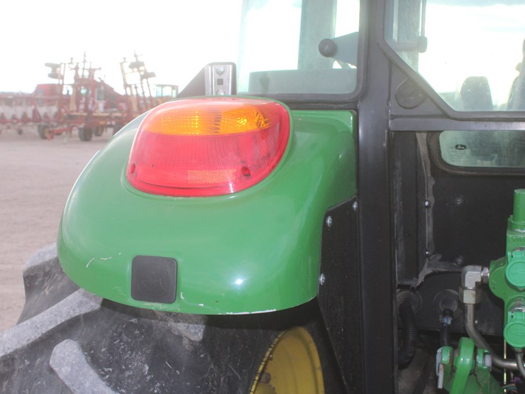 2013-john-deere-5100e-image-54