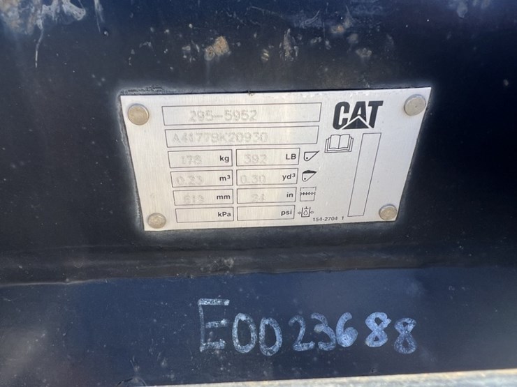 cat-24"-dig-bucket-w/cutting-edge-image-5