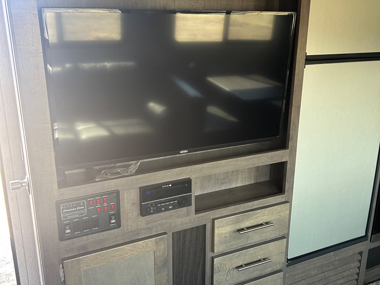 #200-•-2019-cruiser-aire-30bh-fifth-wheel-trailer-(prairie-farm)-(wi-title-in-delay)-image-34