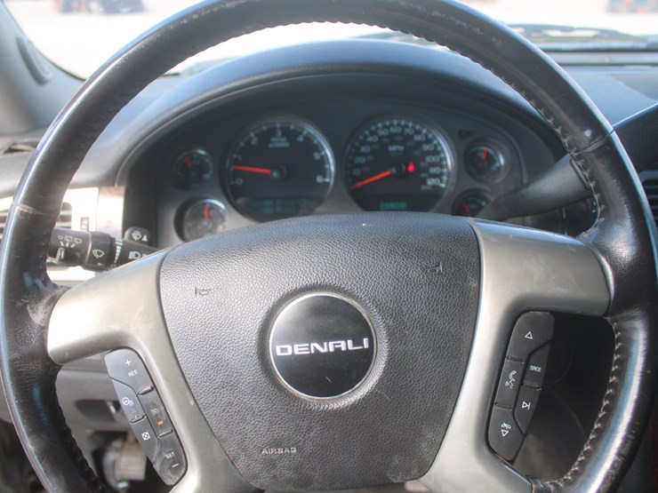 2012-gmc-yukon-image-36