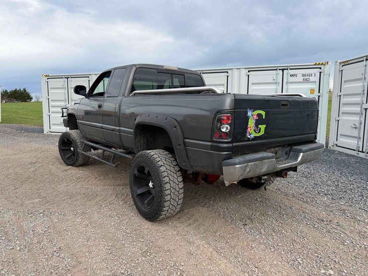 2002-dodge-ram-2500-image-3