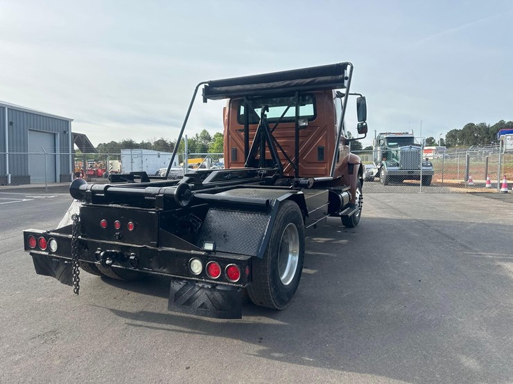 2006-international-durastar-4400-image-6