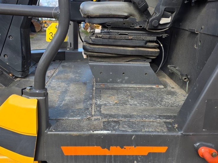 2018-volvo-sd115b-image-55