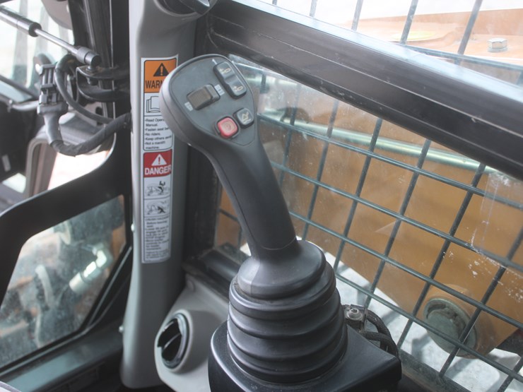 2022-case-sr210b-image-41