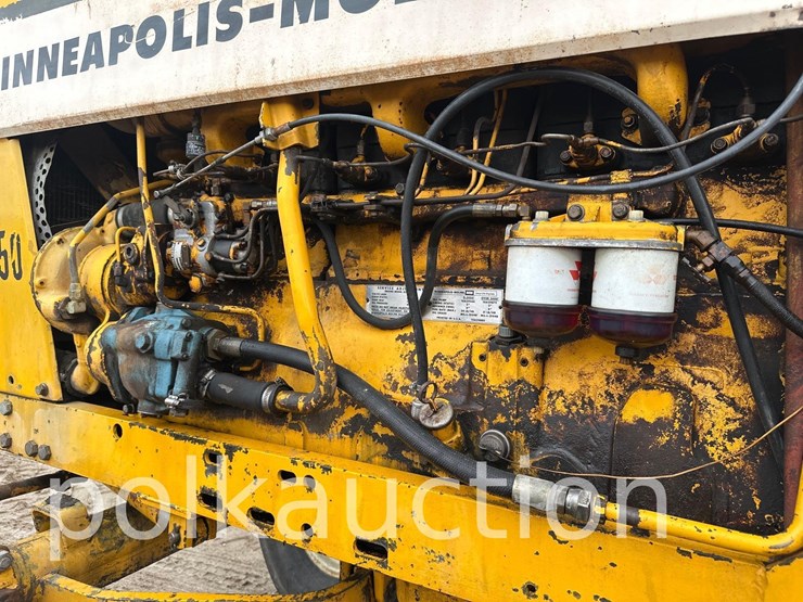 minneapolis-moline-g1050-image-13