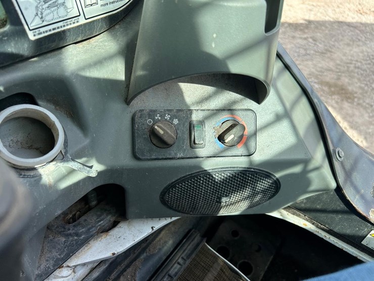 2021-bobcat-t770-image-24