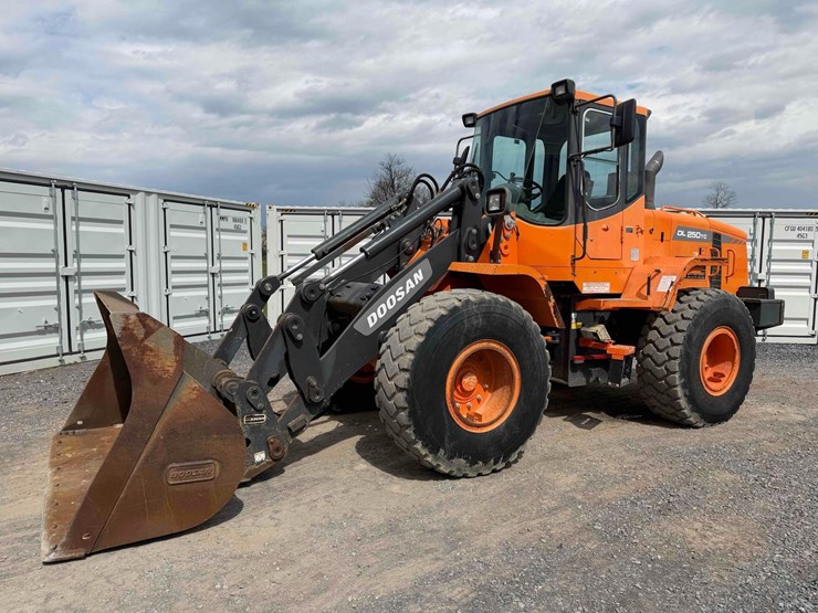 doosan-dl250tc-image-1