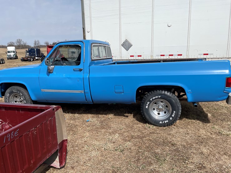 #192-•-1984-2-x-4-chevy-silverado-(has-wi-title)-image-9