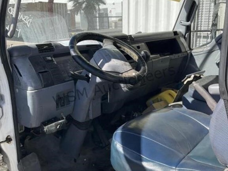 2007-mitsubishi-fuso-fe-image-20