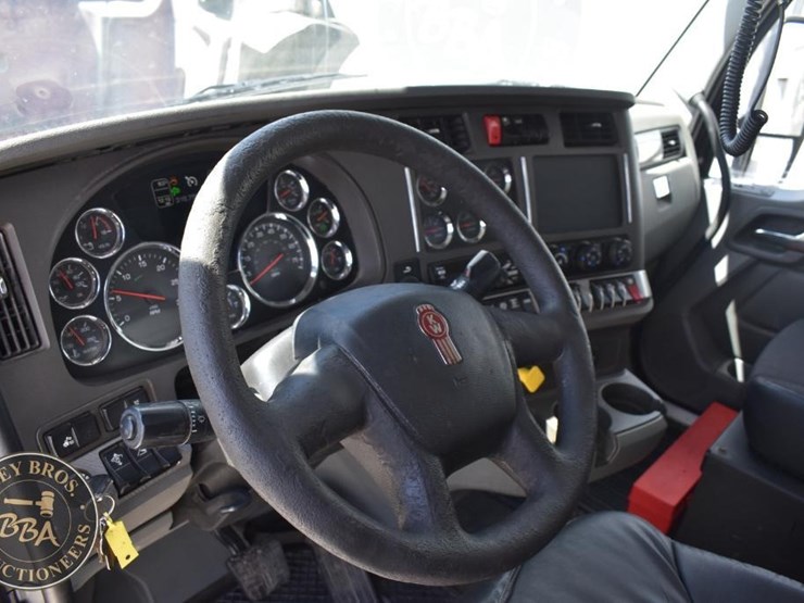 2019-kenworth-t880-image-40
