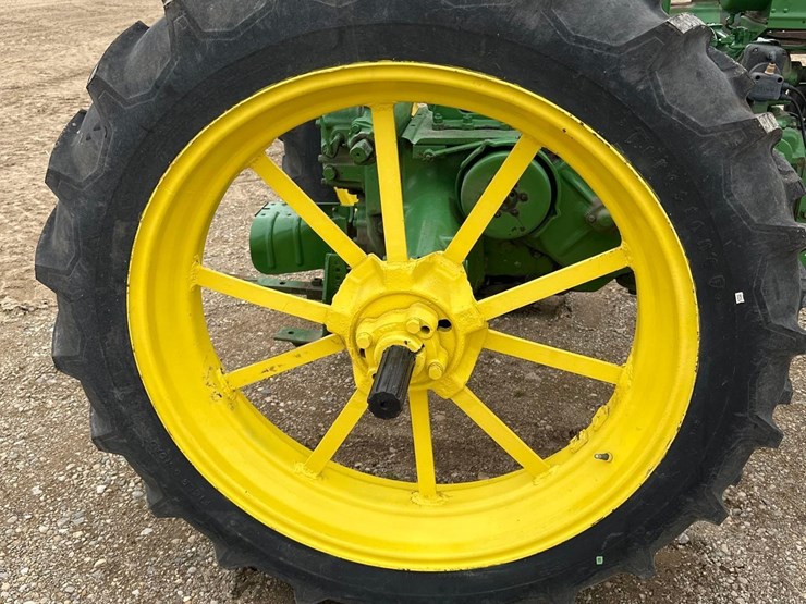 john-deere-b-image-6