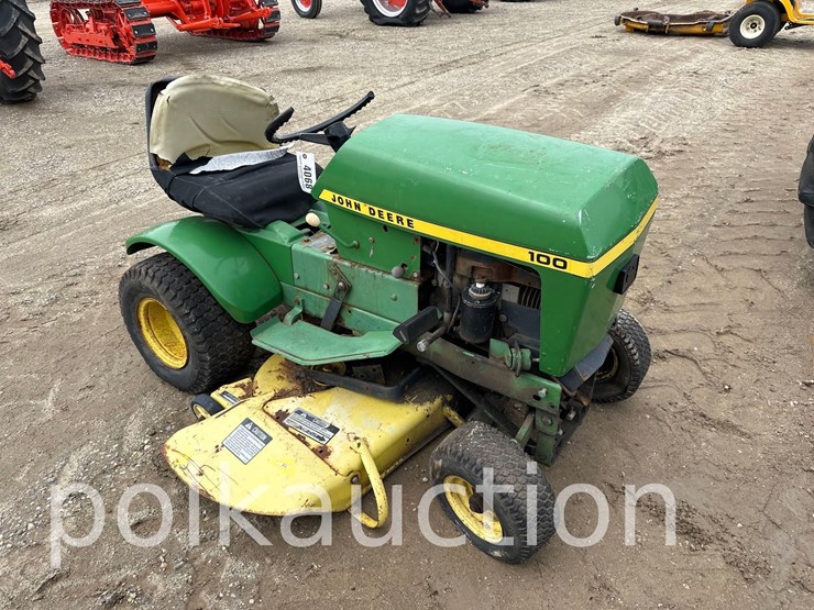 john-deere-100-image-1