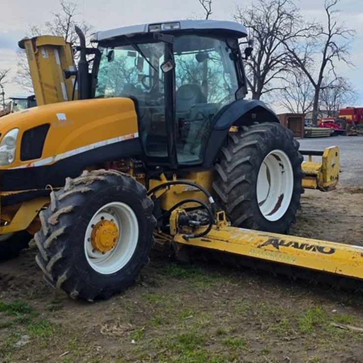2006 NEW HOLLAND TS135A