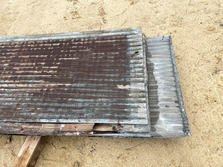 #3977-•-(16)-corrugated-steel-siding-image-6