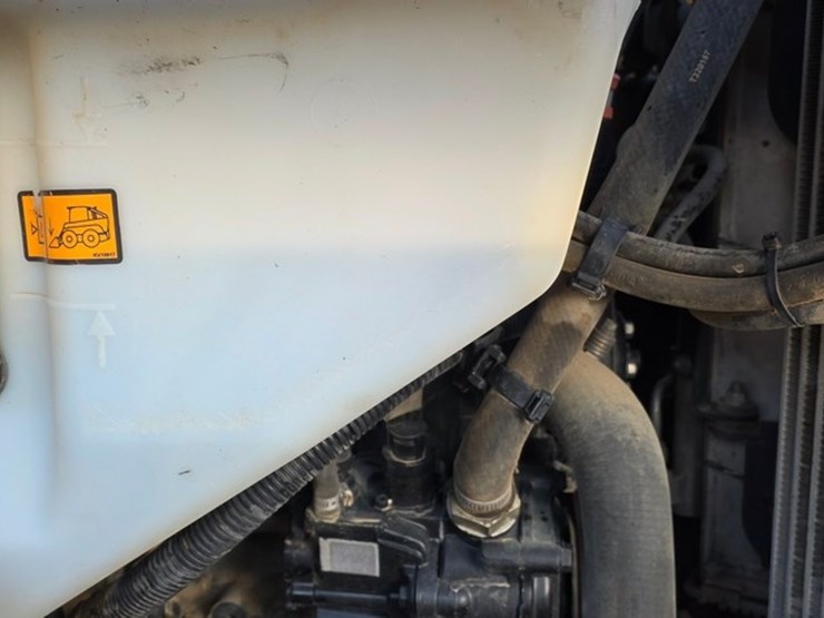 2021-deere-325g-image-44