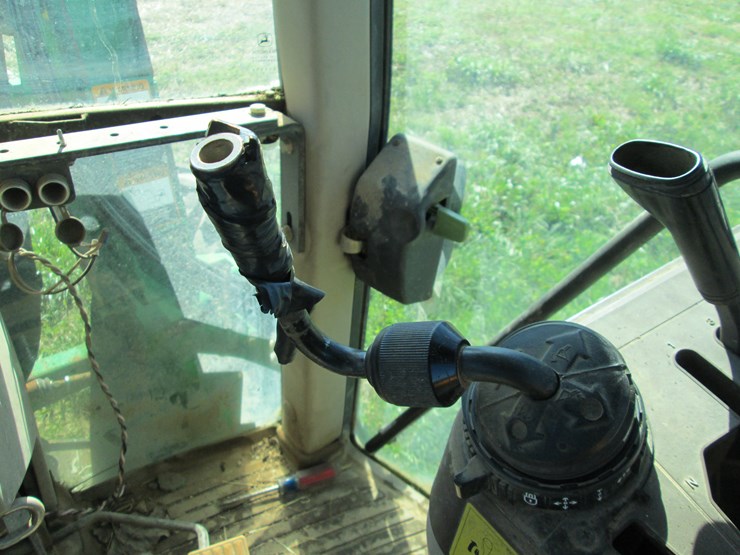 john-deere-6215-image-44