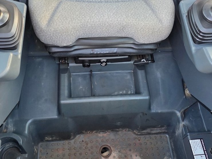 2021-deere-325g-image-50