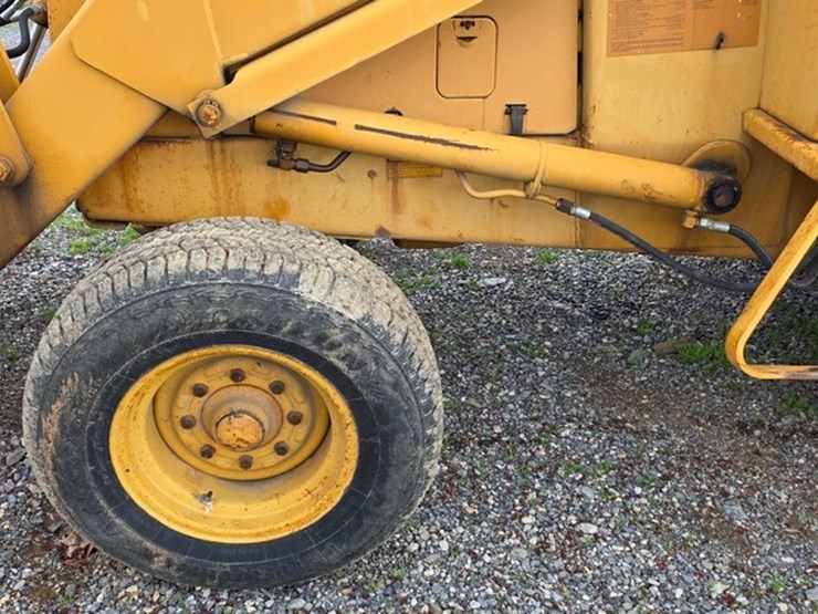 1990-case-480f-image-10