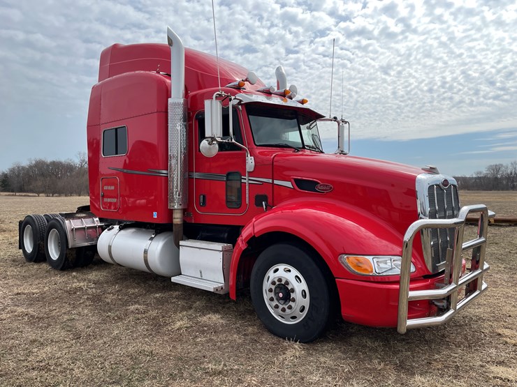 2008-peterbilt-386-image-3