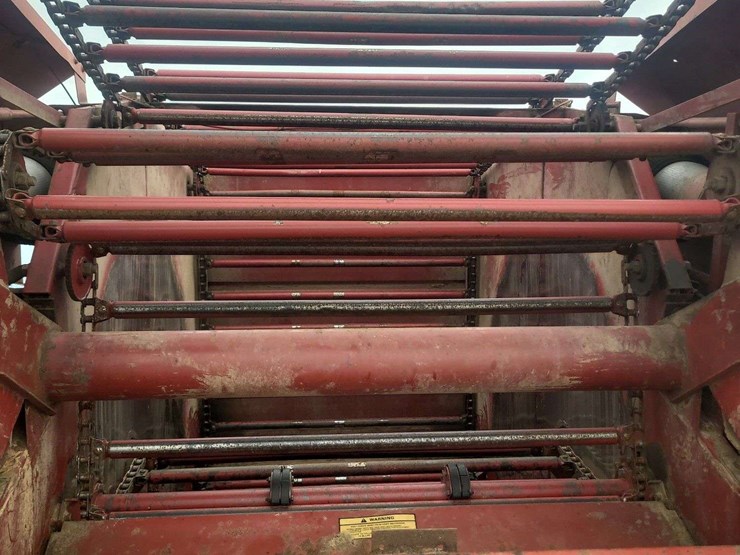 new-holland-853-image-6