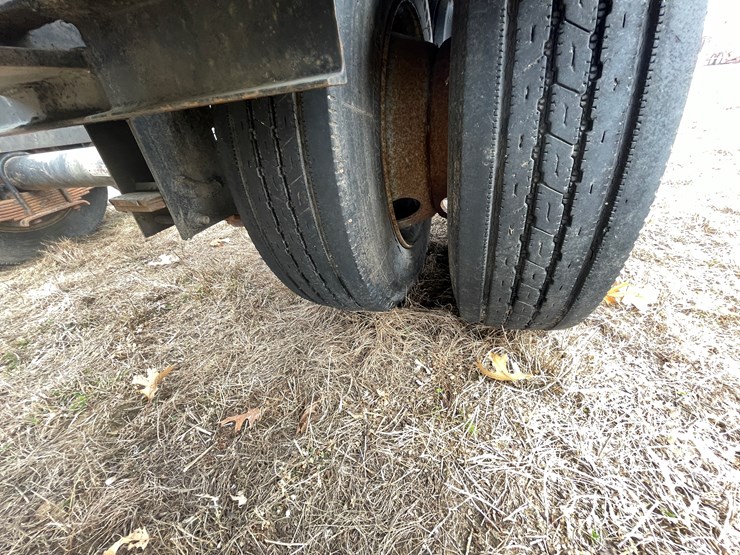 #156-•-2001-k-&-w-trailers-pintle-hitch-trailer-(has-wi-title)-image-43