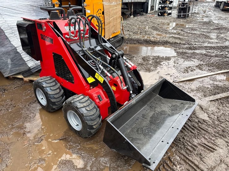 new-sdlool-co-stand-on-mini-skidloader-model-sl323w-image-1