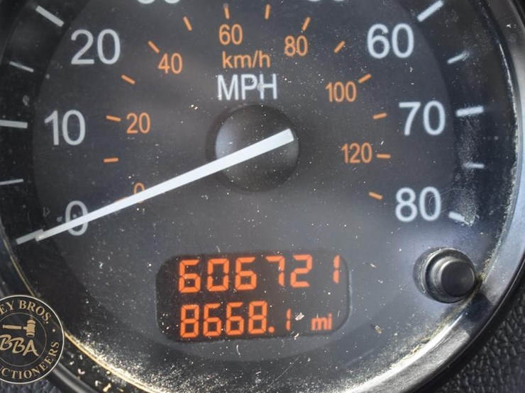 2012-peterbilt-384-image-46