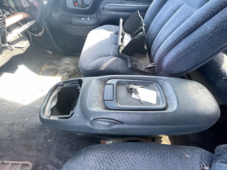 2000-chevrolet-2500-image-43