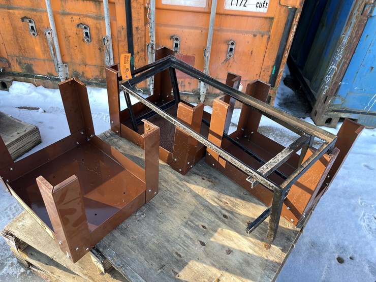 #3940-•-assortment-of-metal-stands-image-9