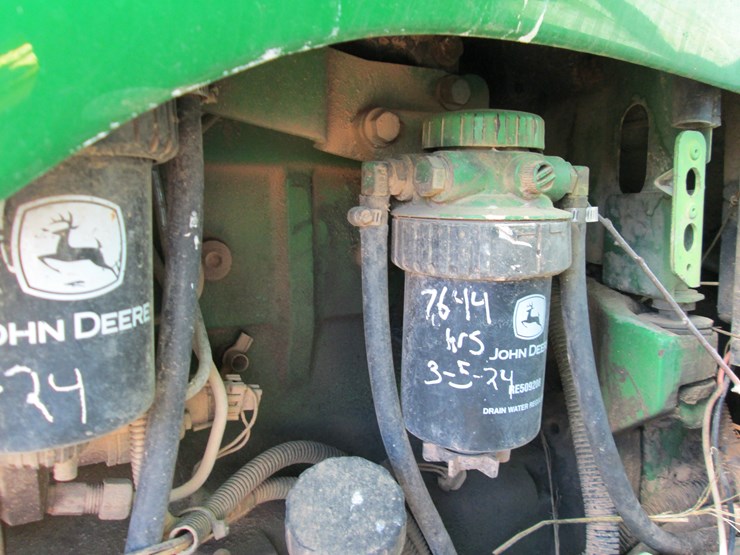 john-deere-6215-image-33