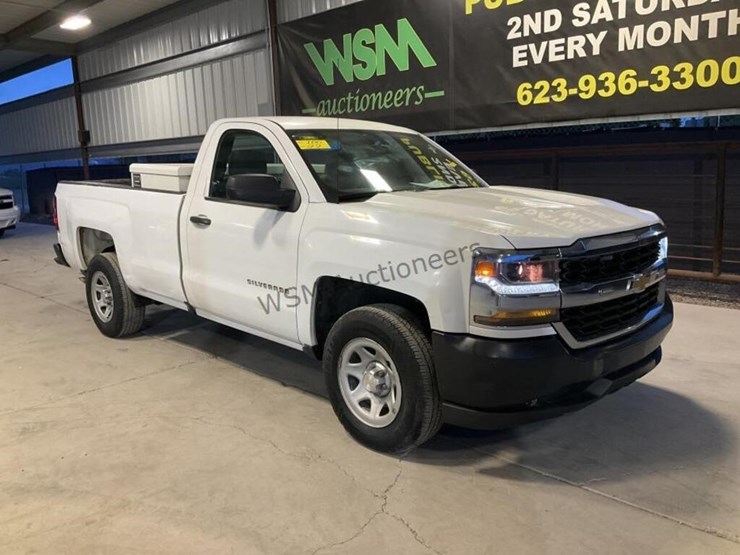 2017-chevrolet-silverado-1500-image-2