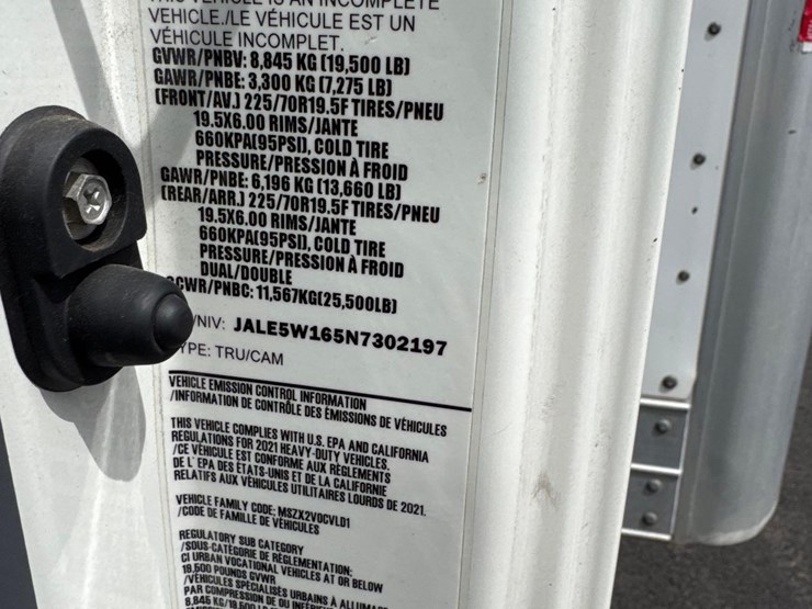 2022-isuzu-nrr-image-8