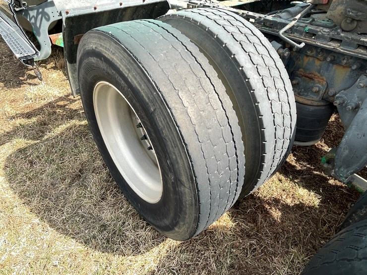 2002-caterpillar-c15-image-26