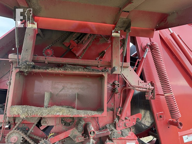 new-holland-br7090-image-14