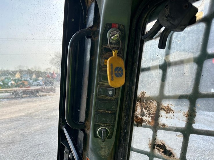 new-holland-c190-image-22