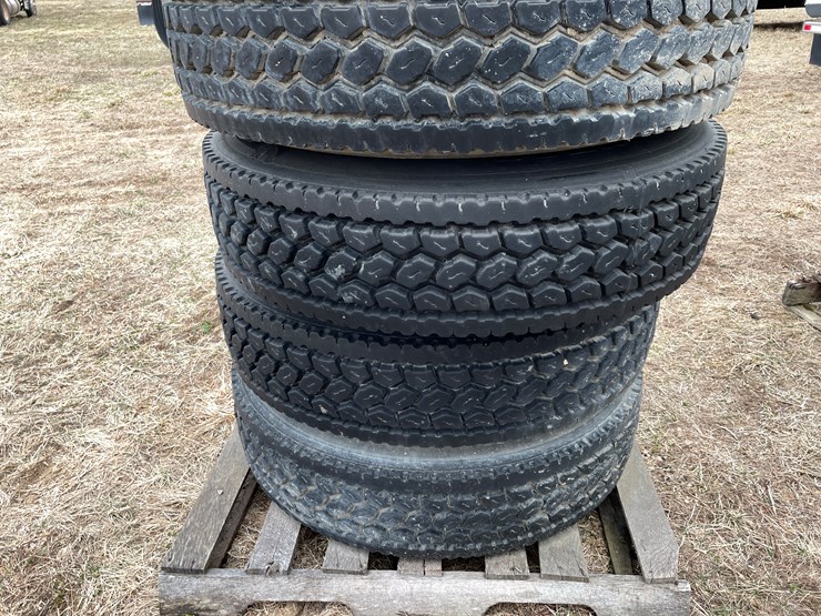 #10747-•-(4)-semi-tires-on-aluminum-rims-image-9